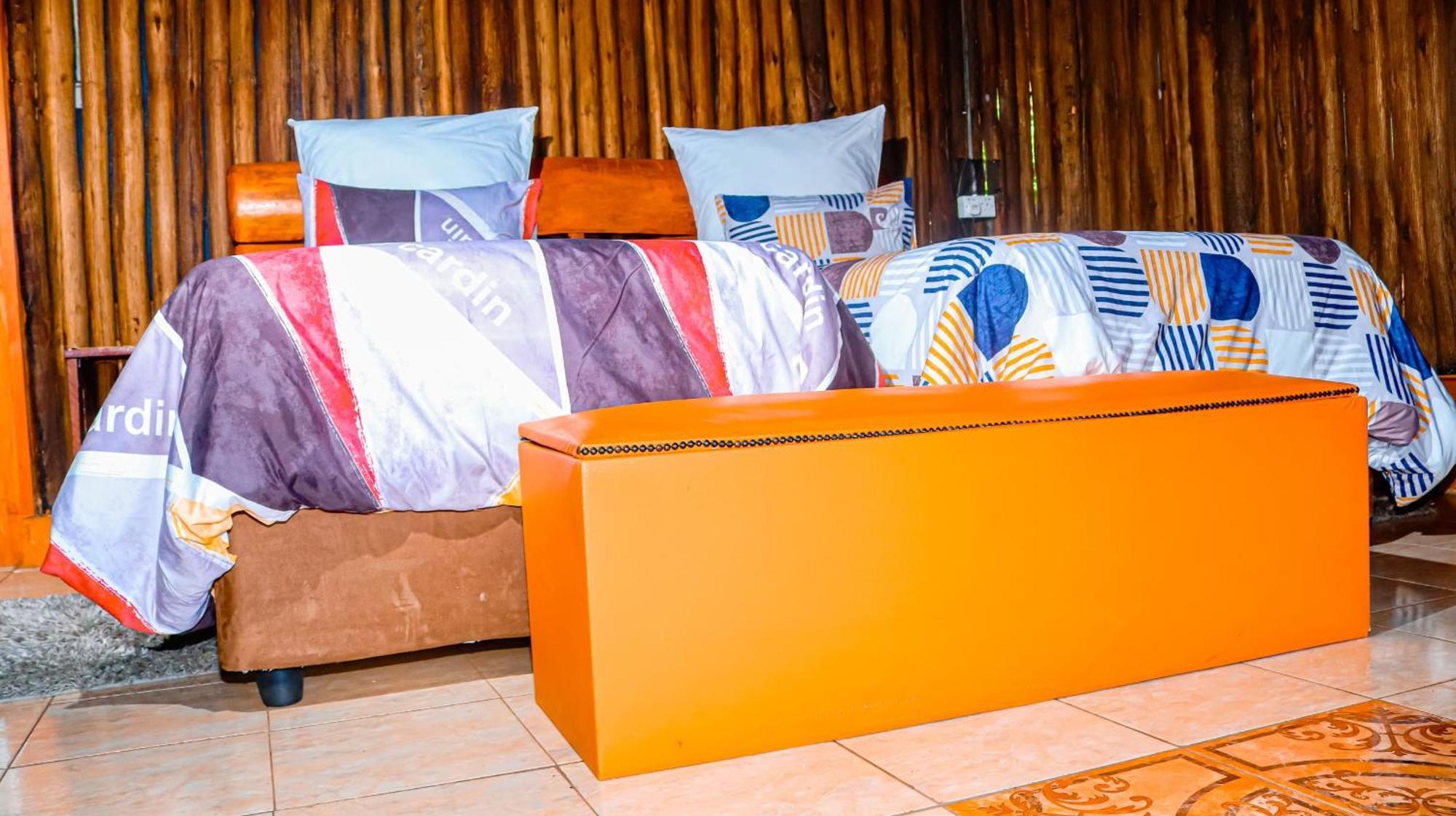 Lodge Hippo Paradise And