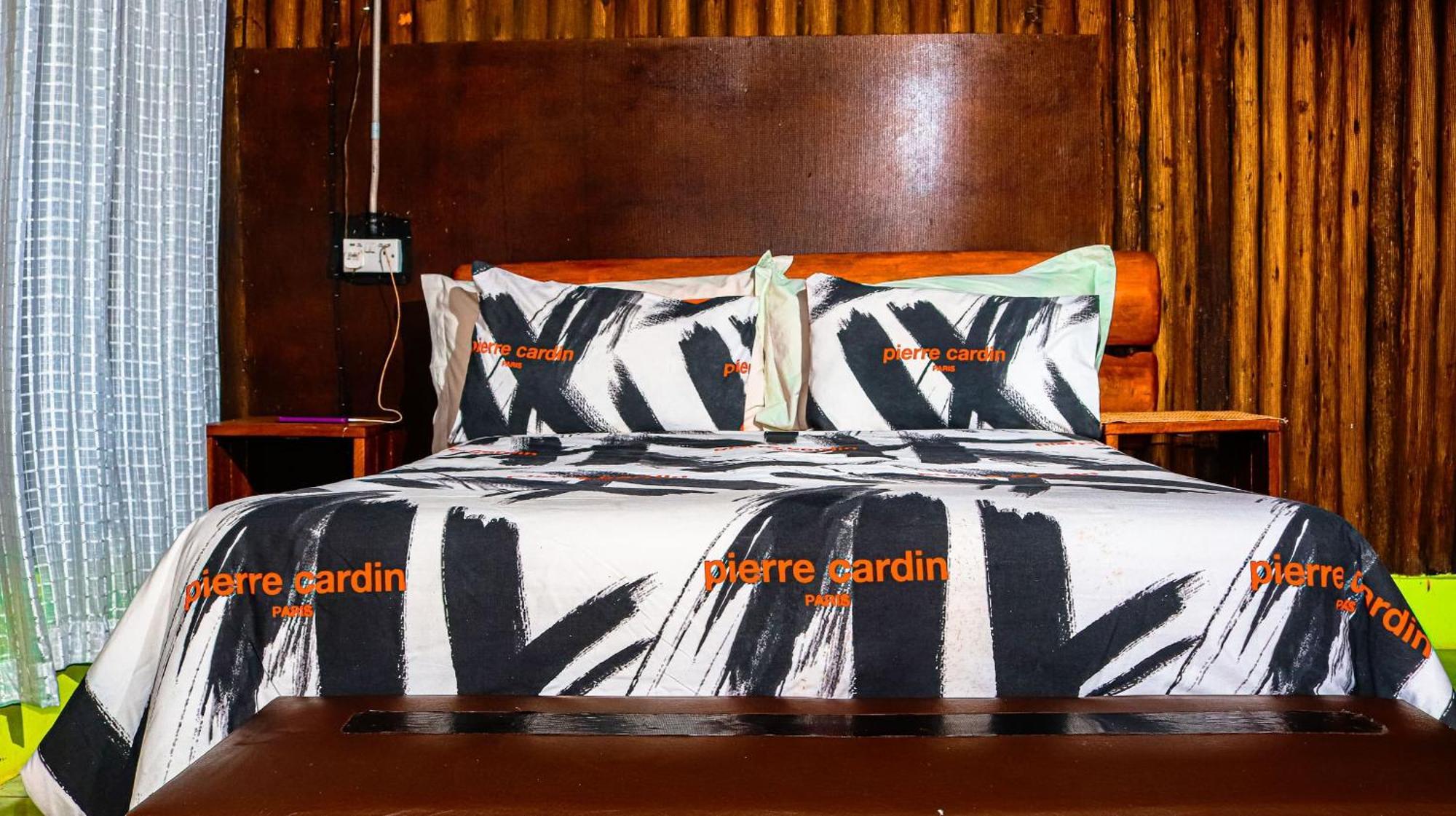 Lodge Hippo Paradise And *